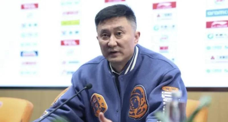 法兰克福遭遇惨败，士气低落需调整态度