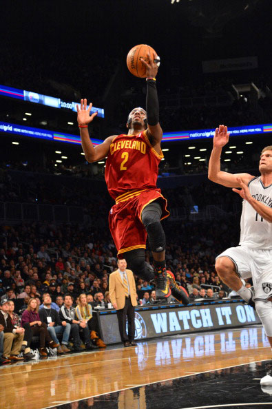 篮网大胜骑士保持全胜