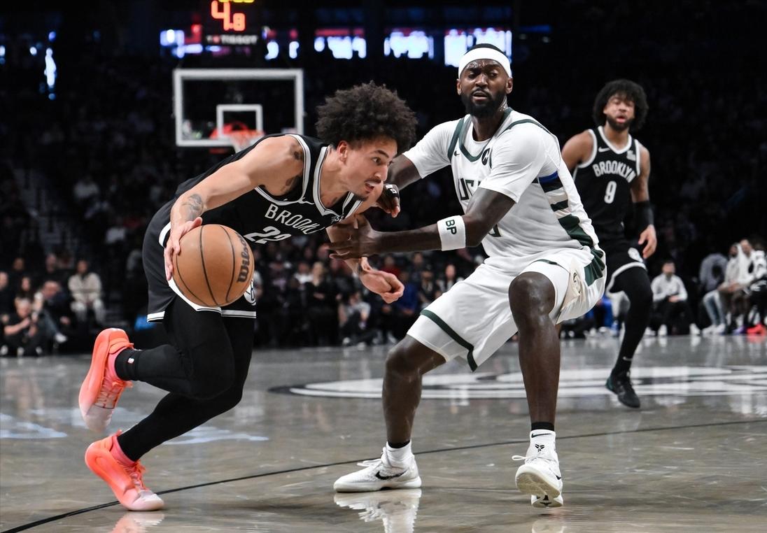 雄鹿惊险胜出，为球队贡献连胜