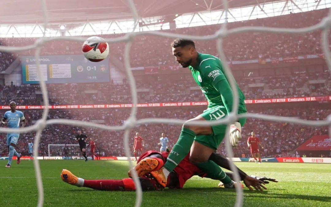 包含史诗对决！英超上演极限翻盘的词条