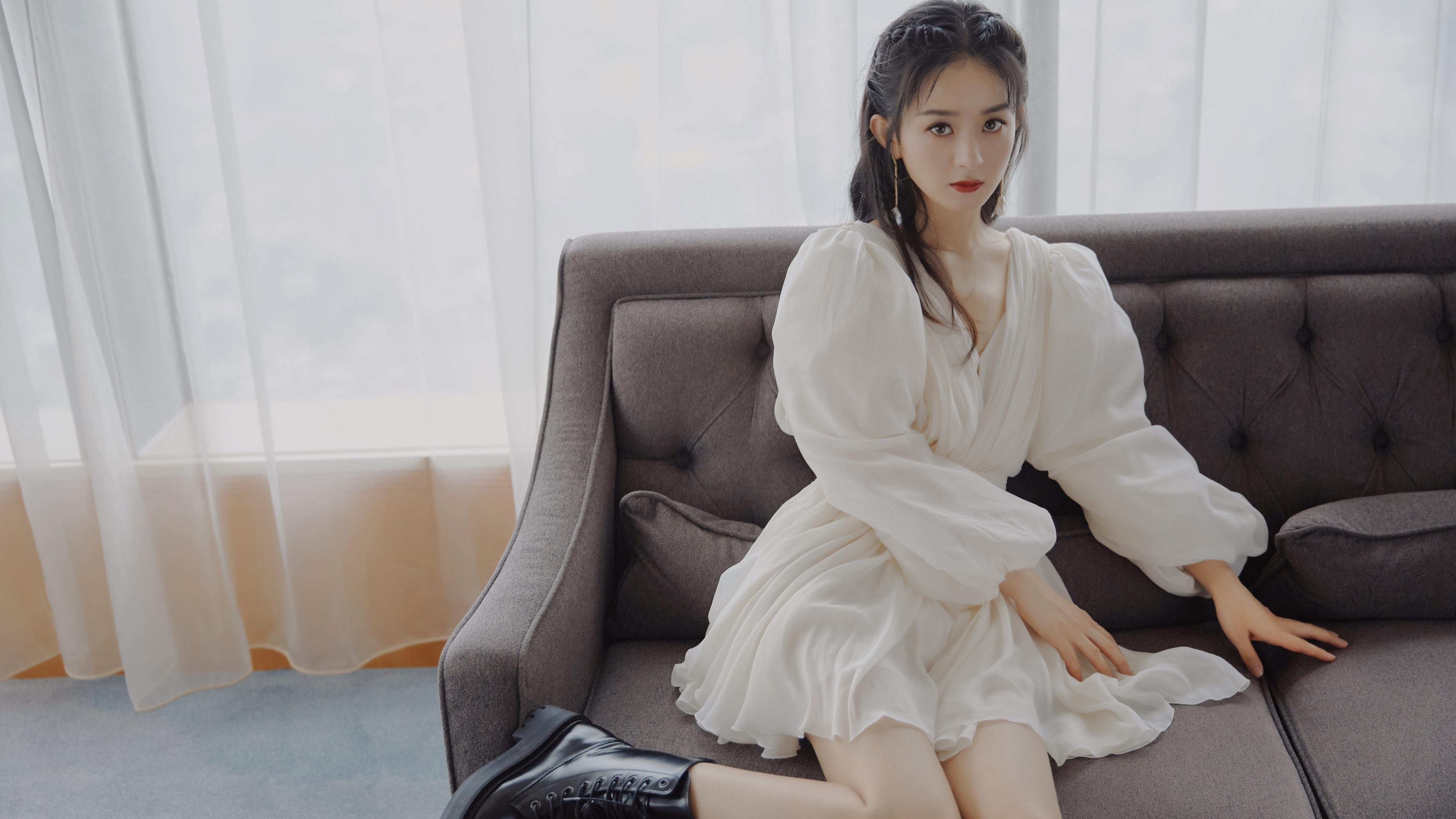 杰伦格林点燃赛场，雄鹿压哨绝杀篮网，NBA激情之夜的双重奏