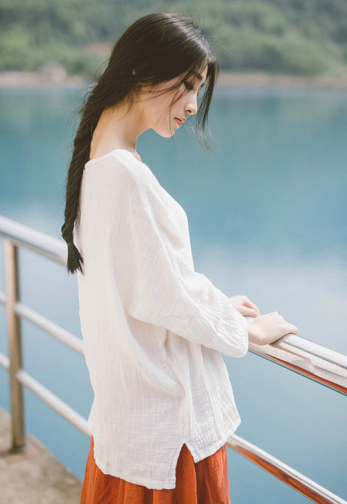 杰伦格林点燃赛场，雄鹿压哨绝杀篮网，NBA激情之夜的双重奏