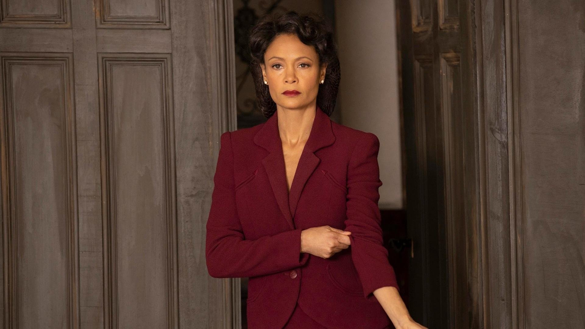 霓虹赛道上的星辰，克莱在F1街道赛之夜的完美方程式