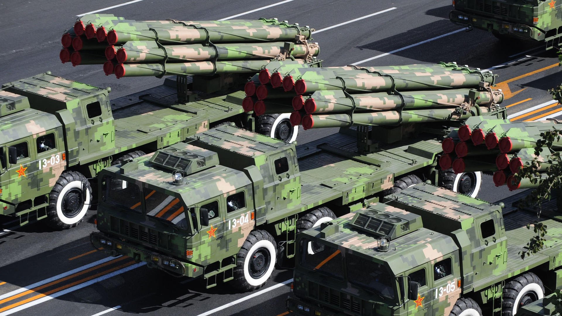 红军压制北欧劲旅，阿拉巴如何化身攻防枢纽的关键先生