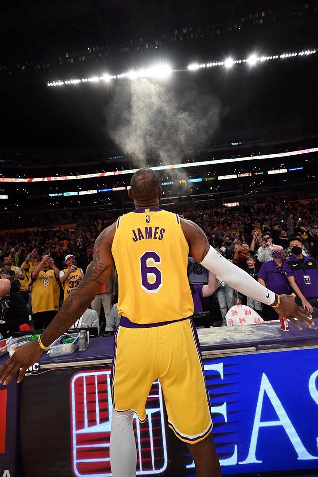 世俱杯分组-国王对阵篮网，西亚卡姆关键进球定乾坤