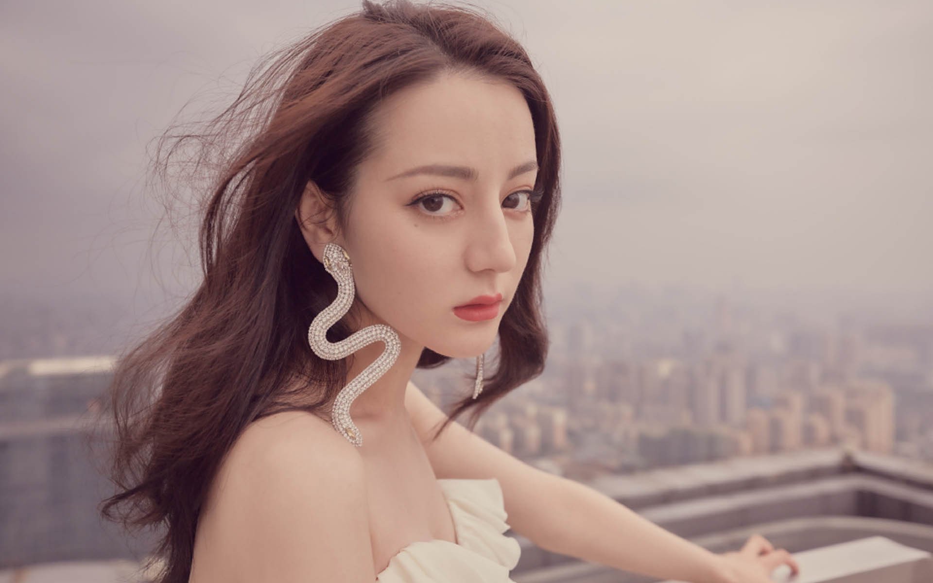 世俱杯赛程-当三分雨浇灌绿茵场，2050世界杯之夜的哈登奇迹