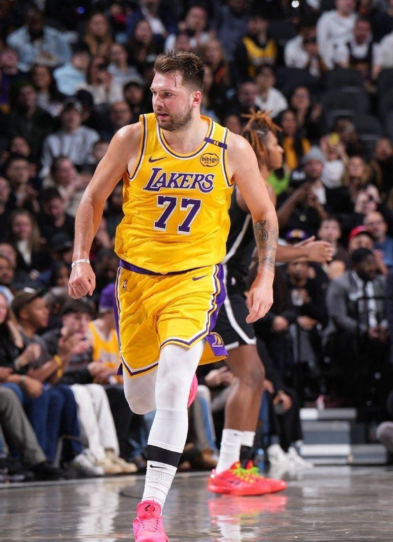 世俱杯决赛-新疆队单节拉开公牛，东契奇存在感拉满