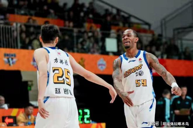 欧冠决赛焦点战，吉林队全面压制广厦队