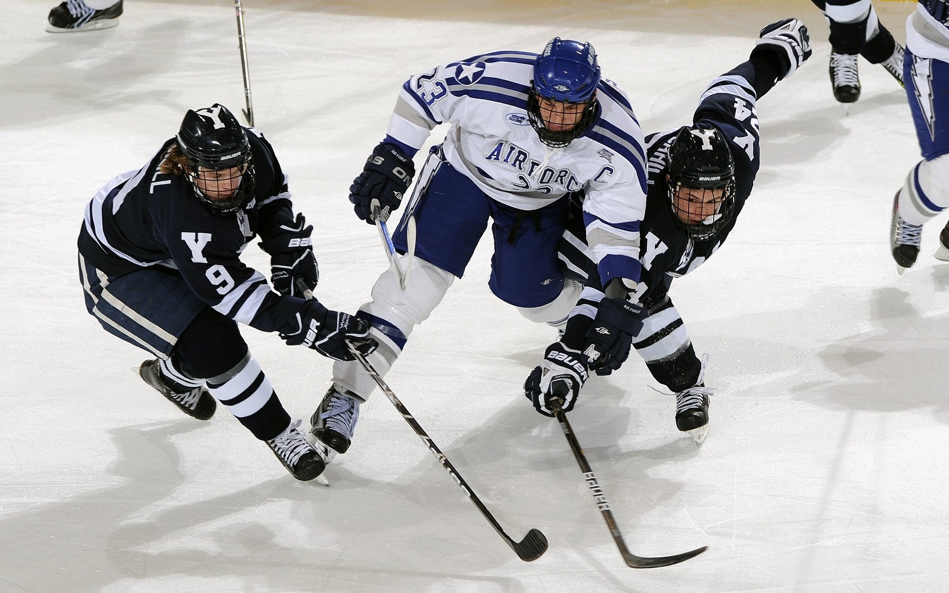 世俱杯2025-封锁与接管，从雷恩的海岸线到季后赛的赛场—危机时刻的孤勇者