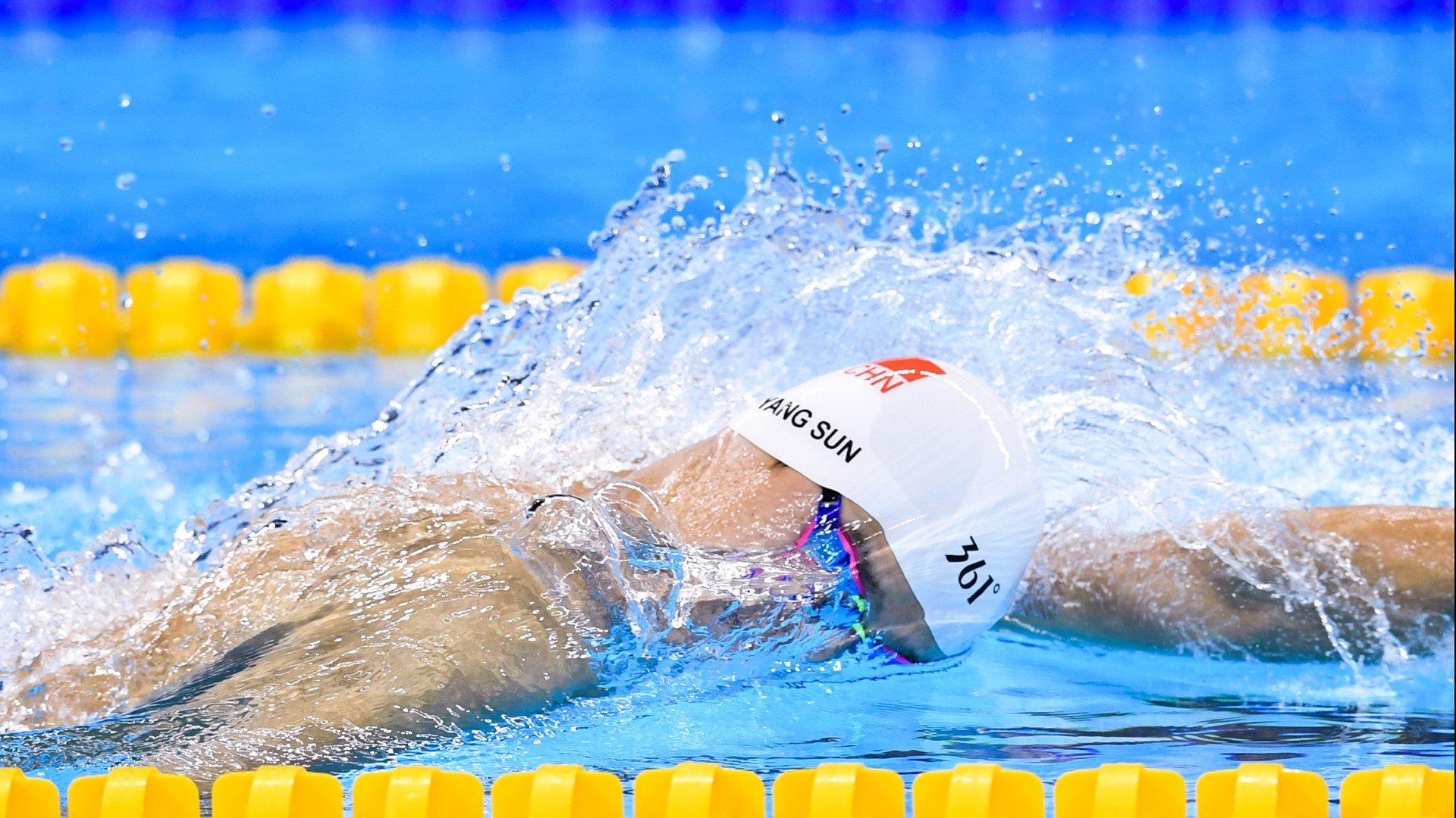 世俱杯直播-雅典卫城赛道对决巴黎，F1街道赛的希腊式逆袭与战术压制